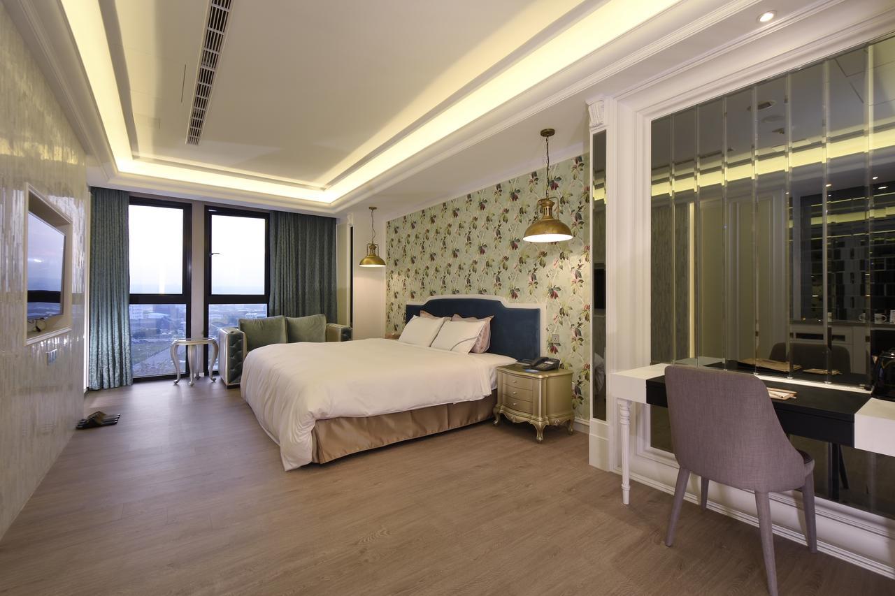 U-Her Hotel Taichung Extérieur photo