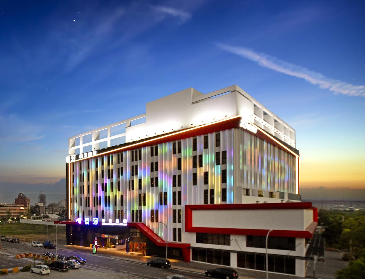 U-Her Hotel Taichung Extérieur photo