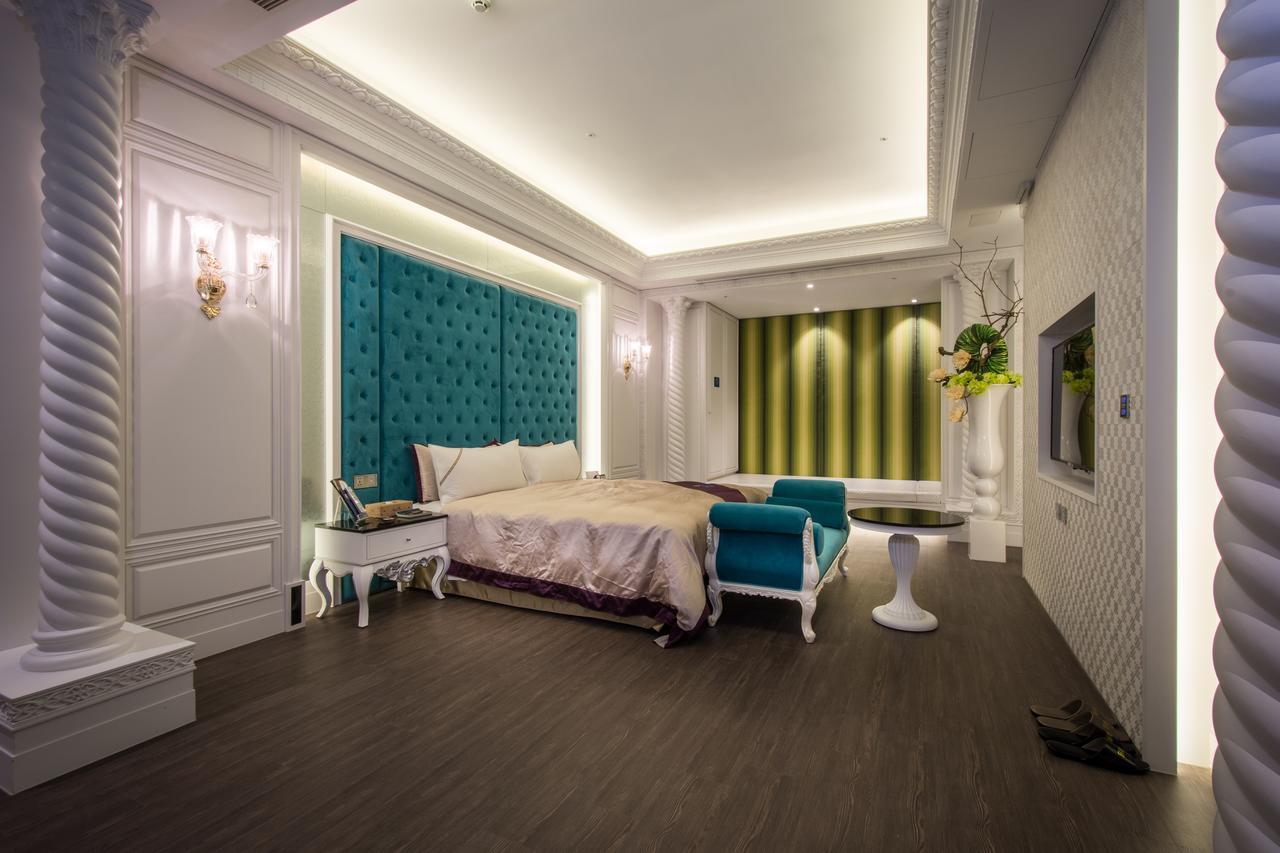 U-Her Hotel Taichung Extérieur photo